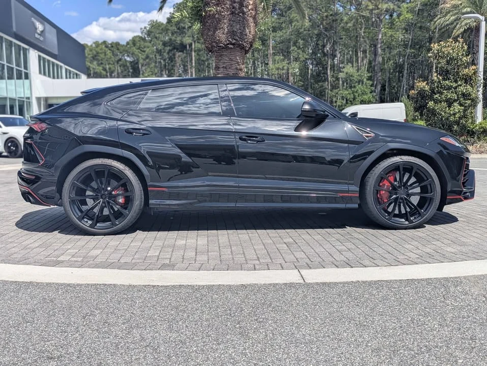 2021 Lamborghini Urus - Image 3 of 13