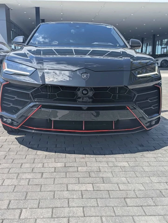 2021 Lamborghini Urus - Image 2 of 13