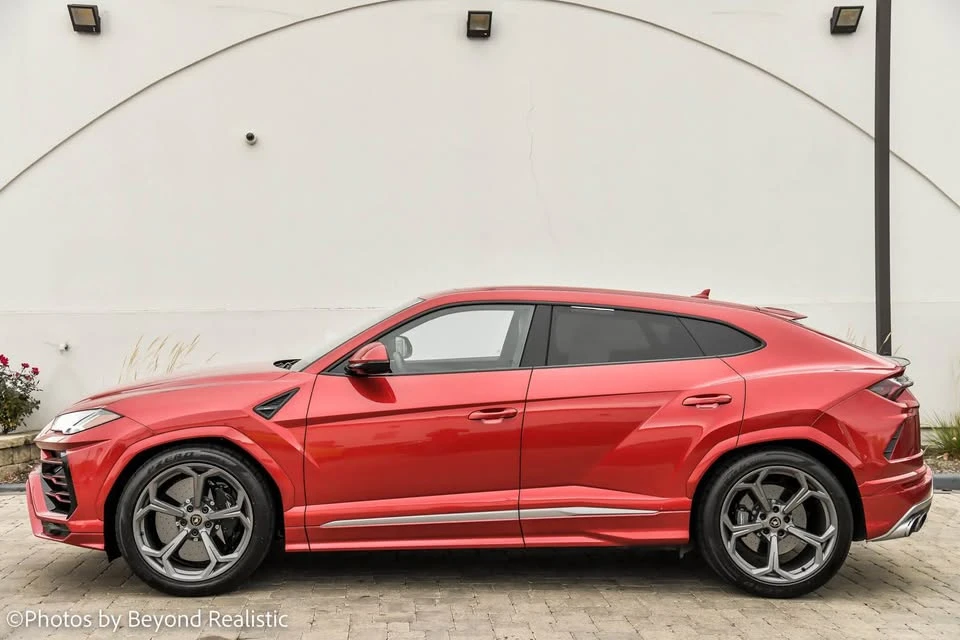 2021 Lamborghini Urus - Image 2 of 10