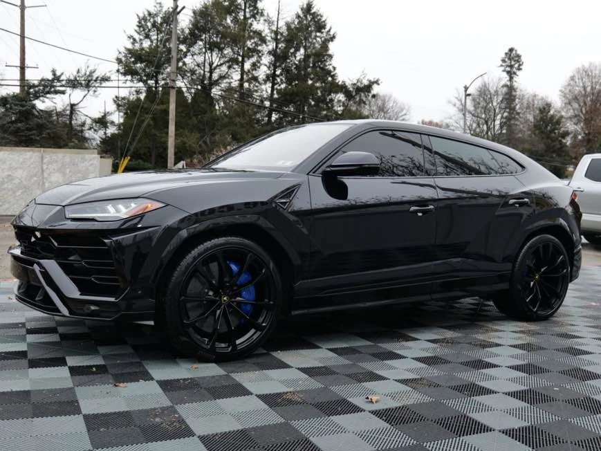 2021 Lamborghini Urus - Image 2 of 10