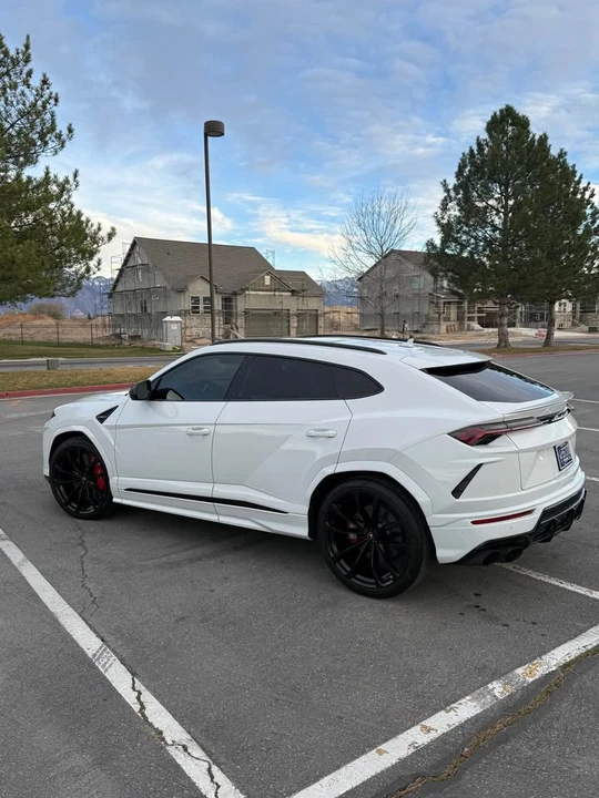 2021 Lamborghini Urus - Image 2 of 14