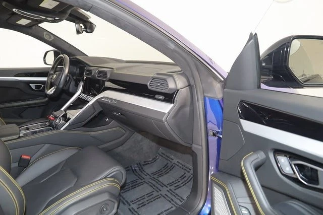 2021 Lamborghini Urus - Image 16 of 20
