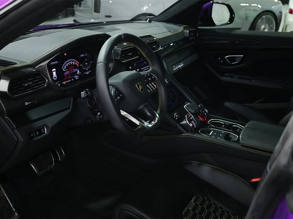 2021 Lamborghini Urus - Image 16 of 17
