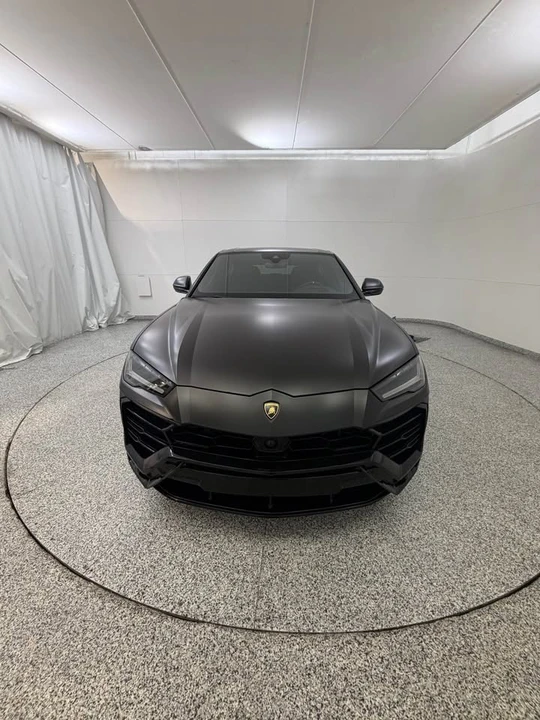 2021 Lamborghini Urus - Image 2 of 11