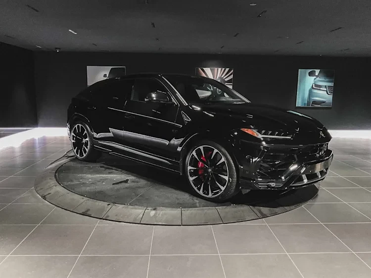 2021 Lamborghini Urus - Image 2 of 15
