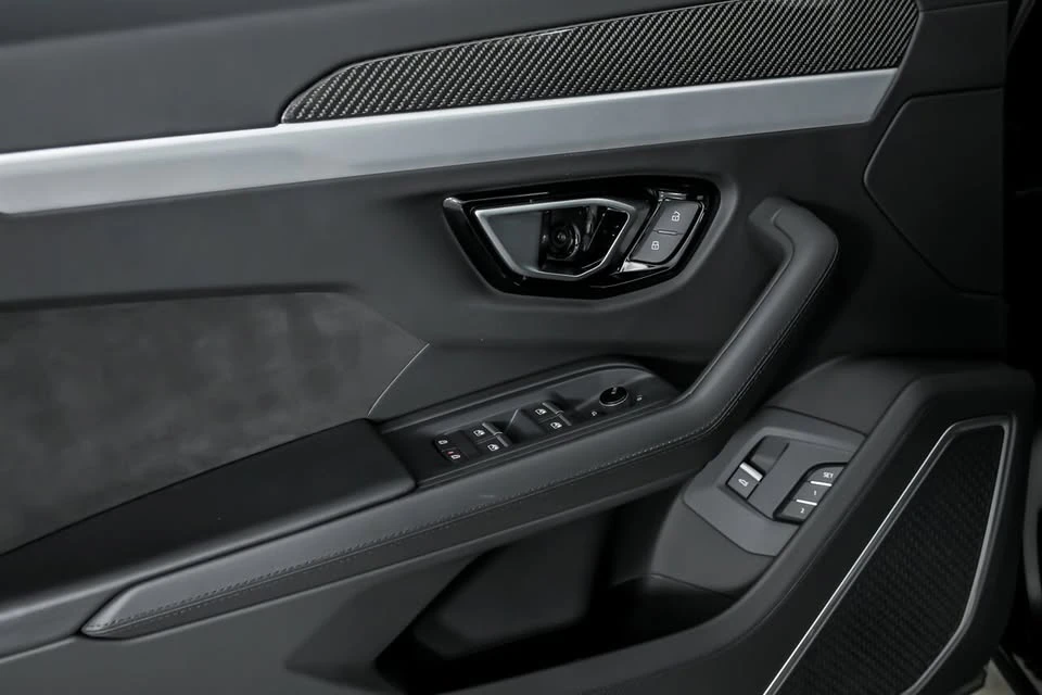 2021 Lamborghini Urus - Image 18 of 20
