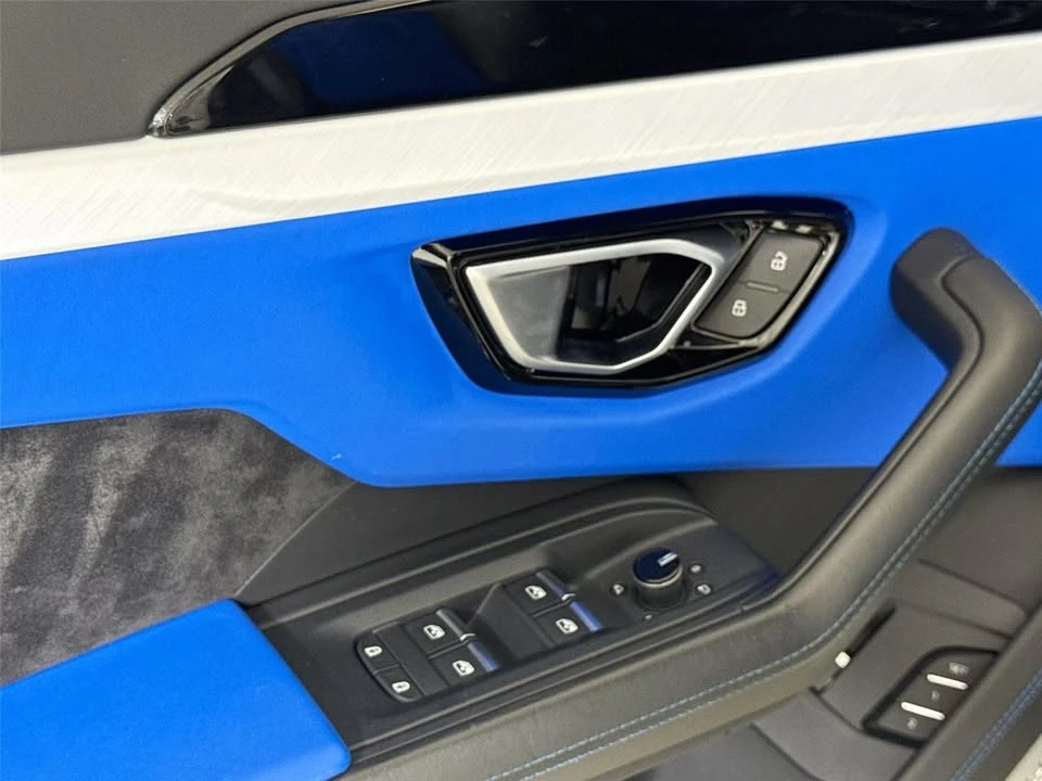2021 Lamborghini Urus - Image 11 of 20