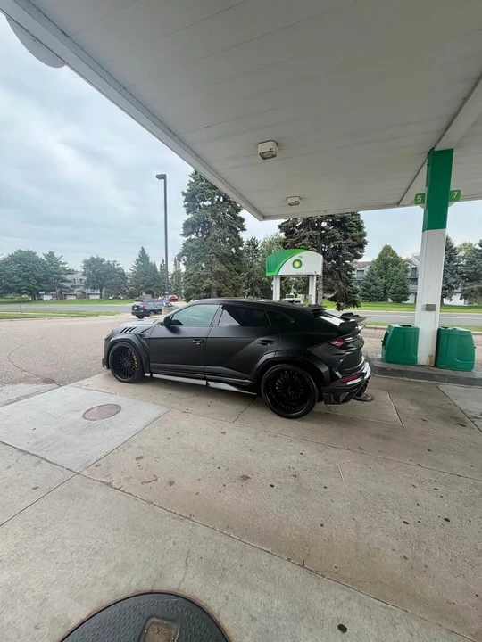 2021 Lamborghini Urus - Image 4 of 10