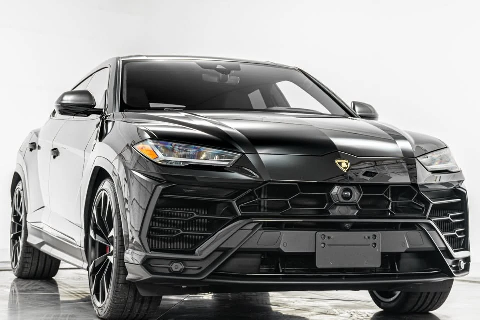 2021 Lamborghini Urus - Image 2 of 15