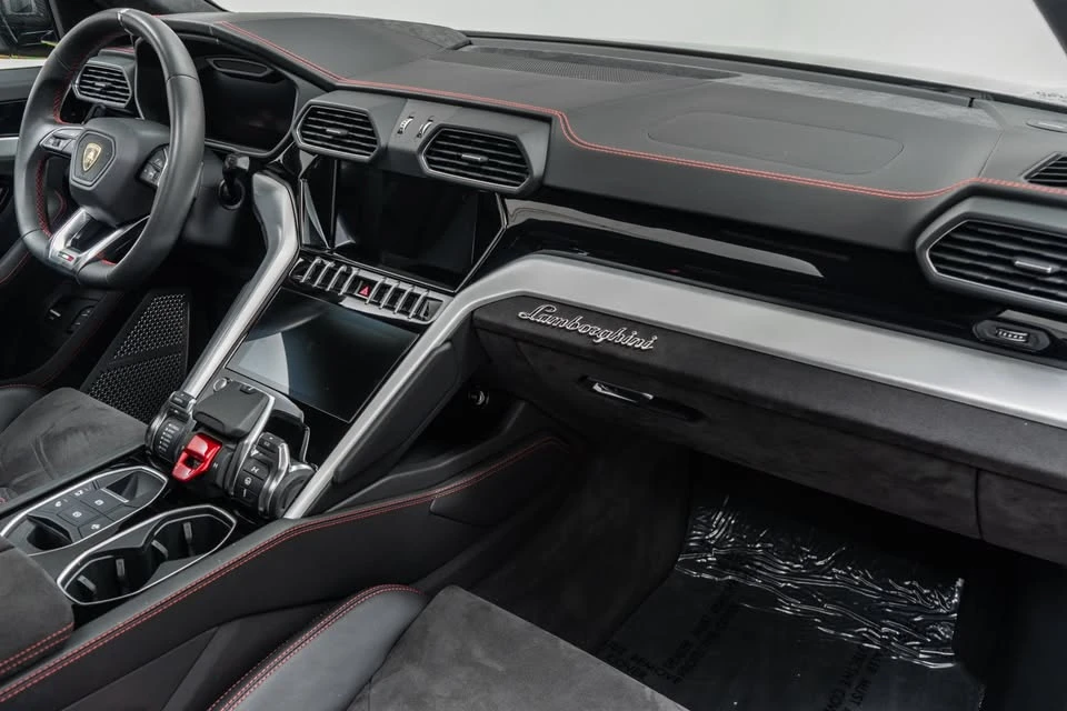 2021 Lamborghini Urus - Image 10 of 15