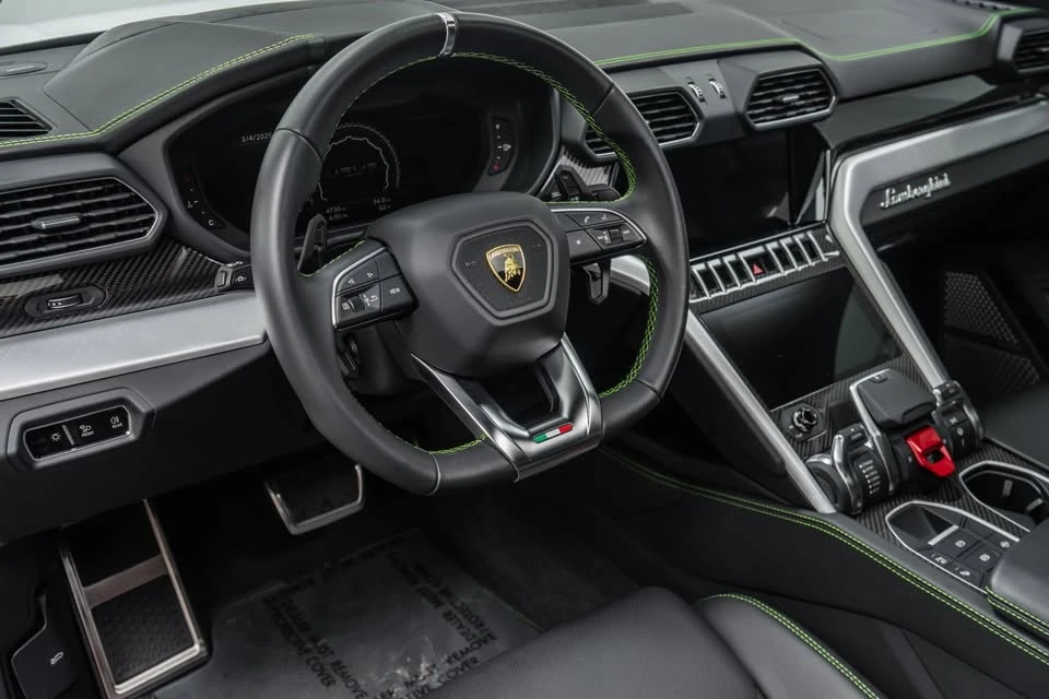 2021 Lamborghini Urus - Image 9 of 15