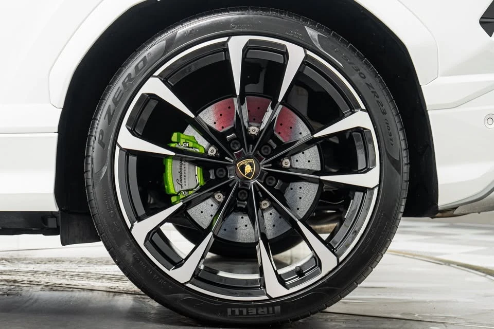 2021 Lamborghini Urus - Image 7 of 15
