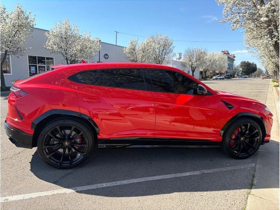 2021 Lamborghini Urus - Image 2 of 20