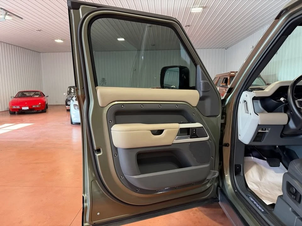 2021 Land Rover Defender L663 - Image 17 of 20