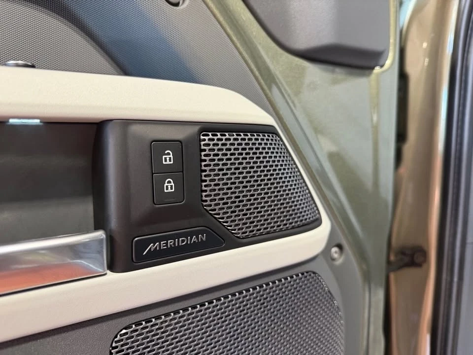 2021 Land Rover Defender L663 - Image 18 of 20
