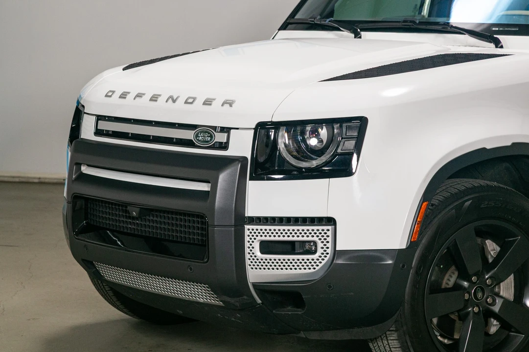2021 Land Rover Defender 110 - Image 5 of 21