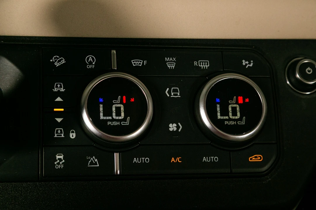 2021 Land Rover Defender 110 - Image 12 of 21