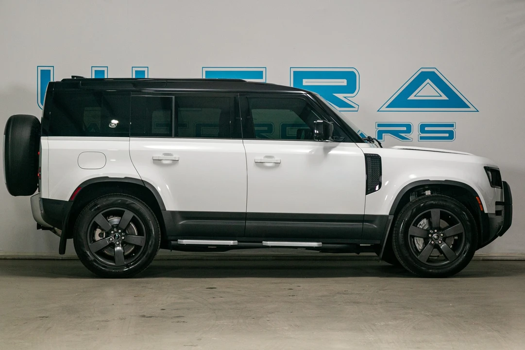 2021 Land Rover Defender 110 - Image 11 of 21