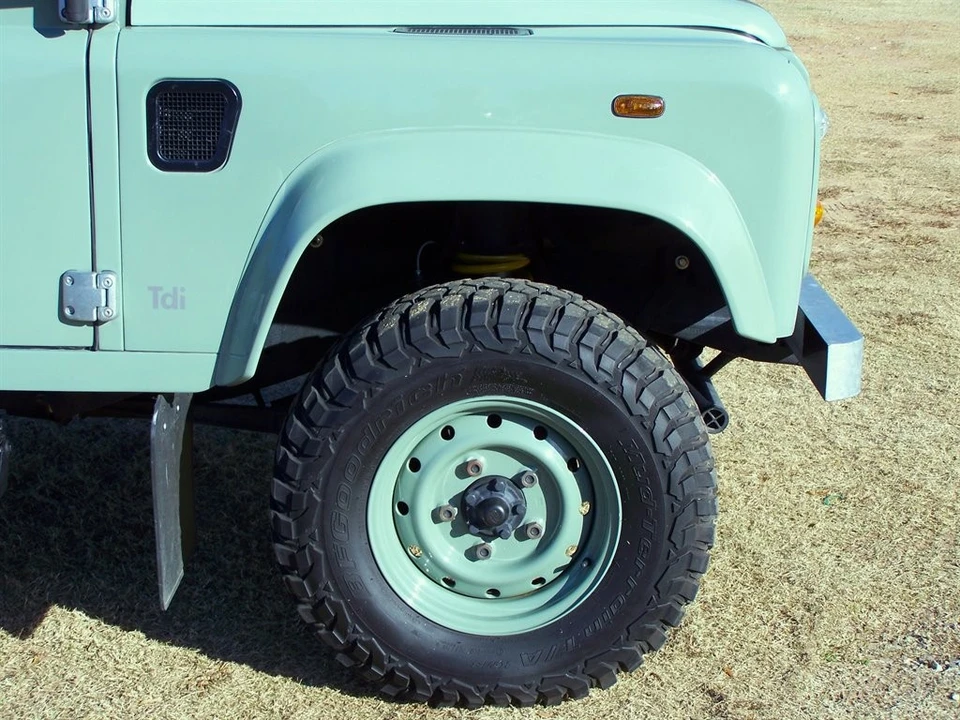 2021 Land Rover Defender L663 - Image 15 of 31