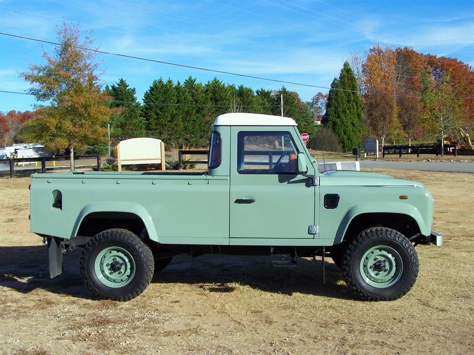 2021 Land Rover Defender L663 - Image 5 of 31