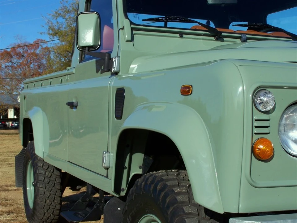 2021 Land Rover Defender L663 - Image 18 of 31