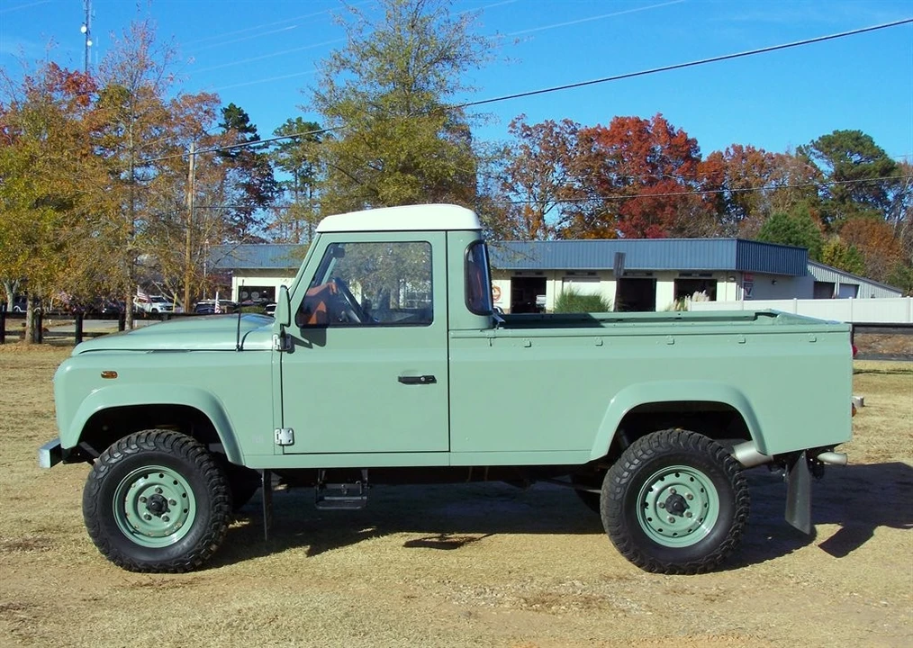 2021 Land Rover Defender L663 - Image 7 of 31