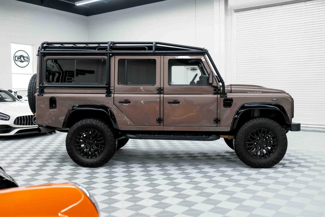 2021 Land Rover Defender L663 - Image 6 of 21