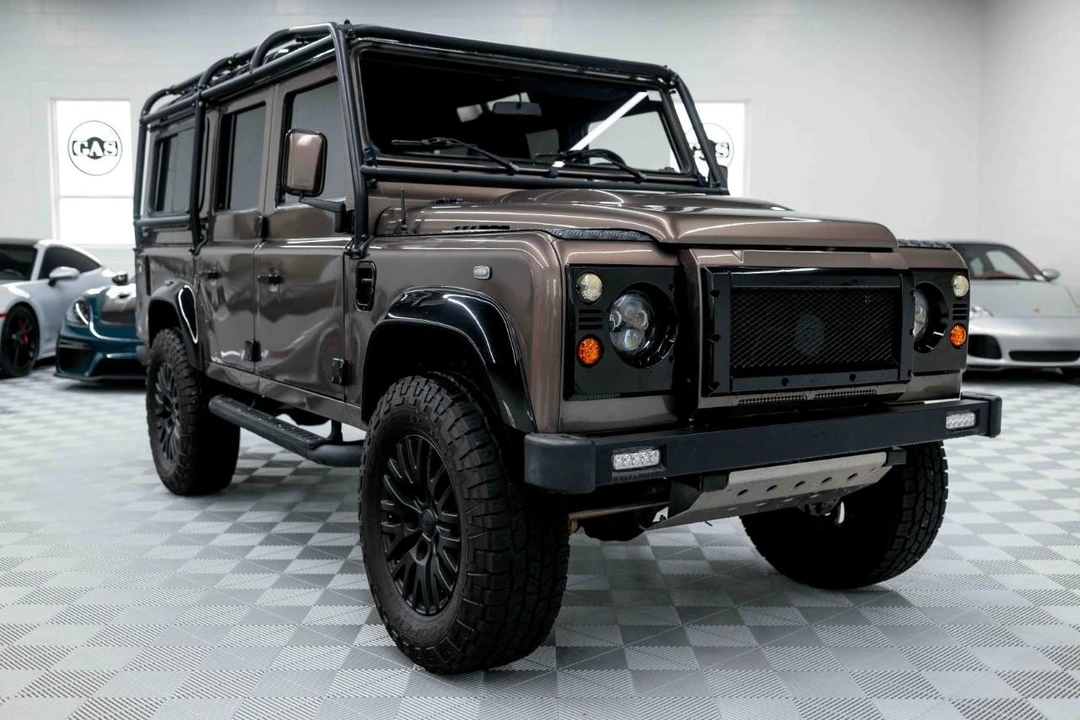 2021 Land Rover Defender L663 - Image 5 of 21