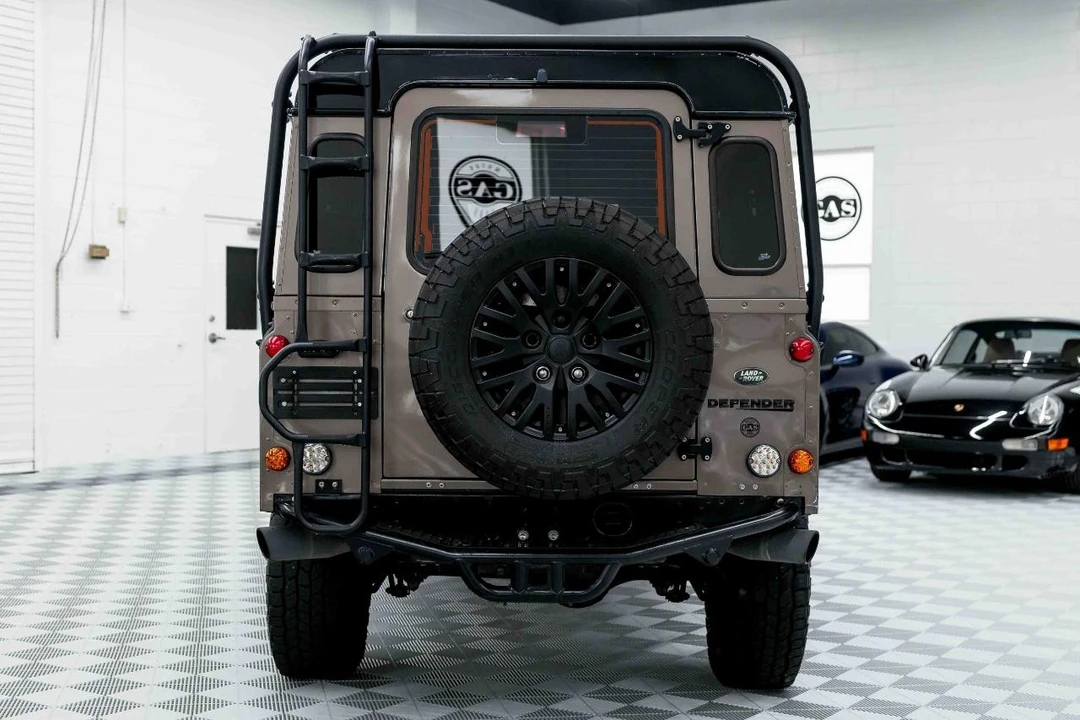 2021 Land Rover Defender L663 - Image 8 of 21