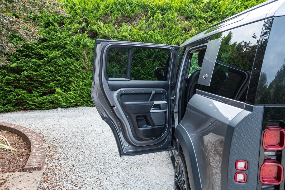 2021 Land Rover Defender L663 - Image 18 of 30