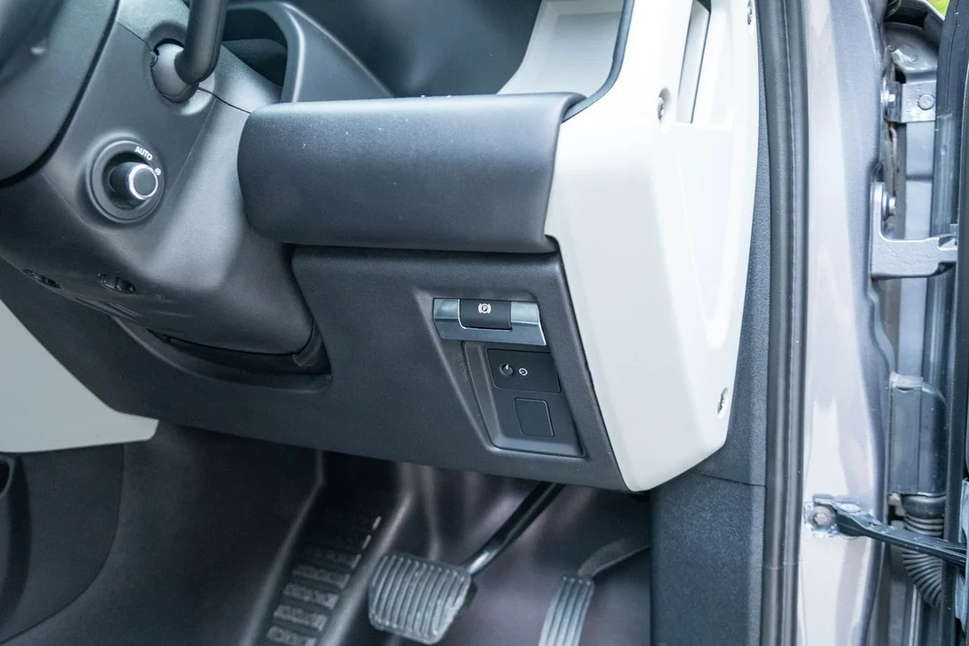 2021 Land Rover Defender L663 - Image 22 of 30