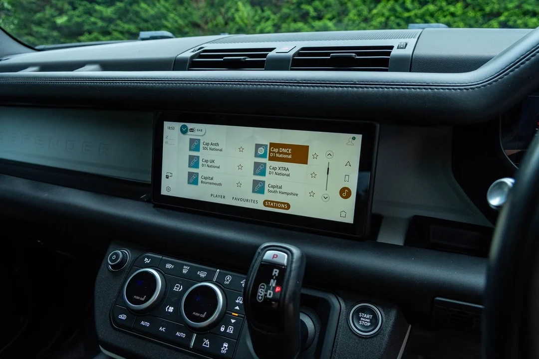 2021 Land Rover Defender L663 - Image 28 of 30