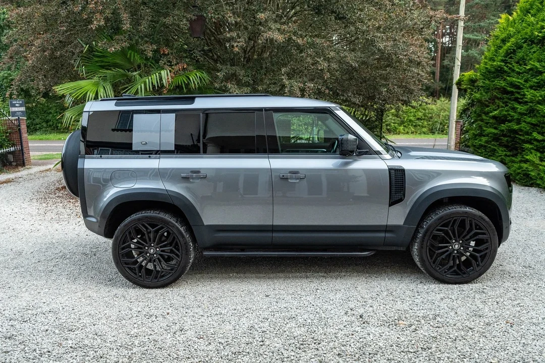 2021 Land Rover Defender L663 - Image 10 of 30