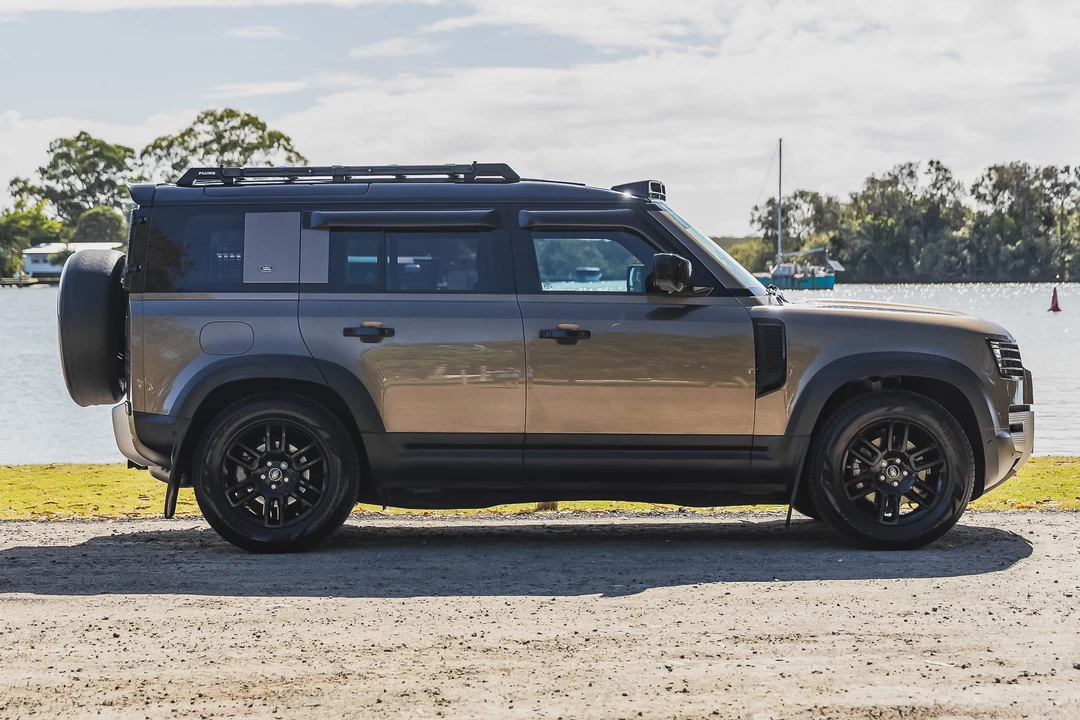 2021 Land Rover Defender L663 - Image 8 of 31