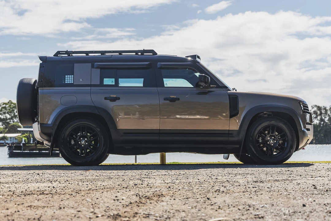 2021 Land Rover Defender L663 - Image 28 of 31