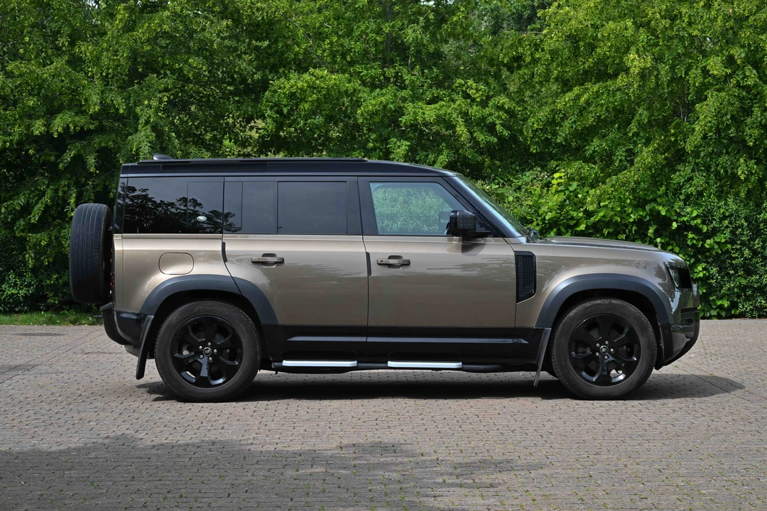 2021 Land Rover Defender L663 - Image 8 of 31