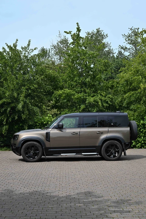 2021 Land Rover Defender L663 - Image 12 of 31