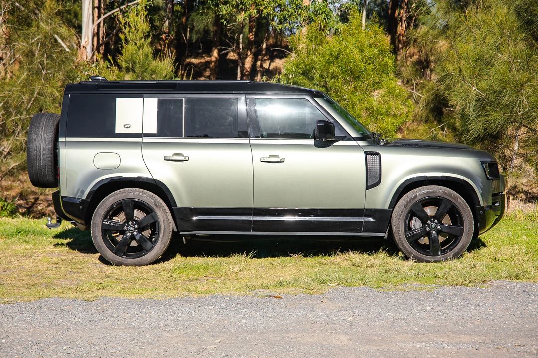 2021 Land Rover Defender L663 - Image 4 of 31