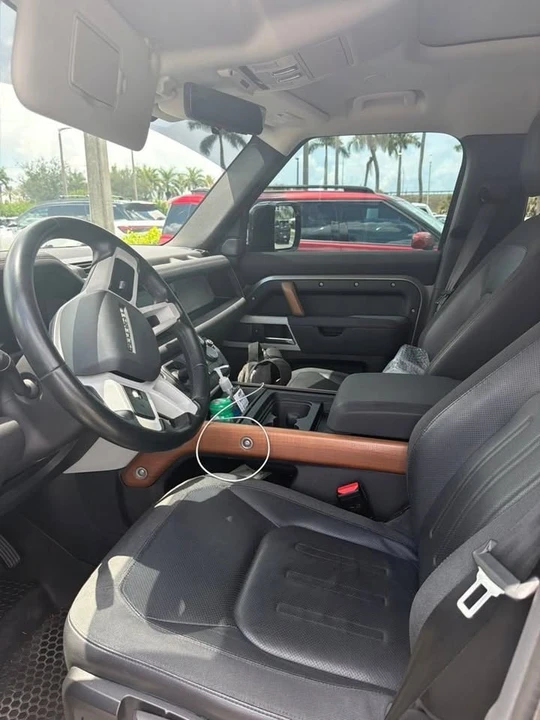 2021 Land Rover Defender L663 - Image 9 of 11