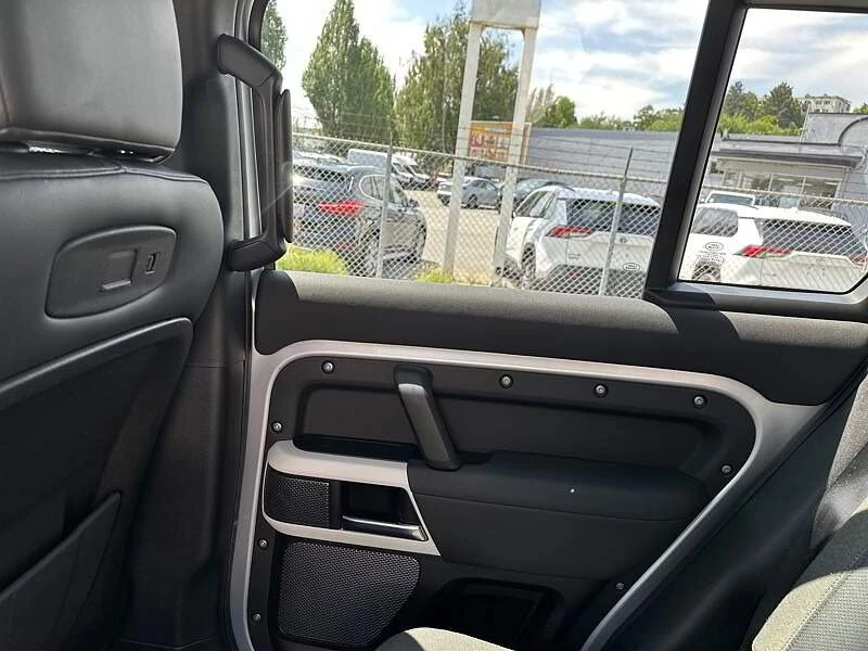 2021 Land Rover Defender L663 - Image 18 of 19