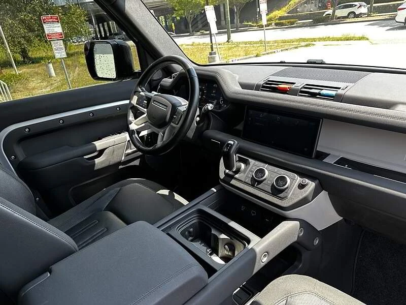 2021 Land Rover Defender L663 - Image 12 of 19