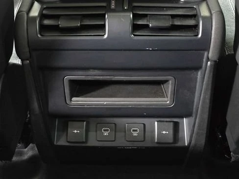 2021 Land Rover Defender L663 - Image 17 of 19