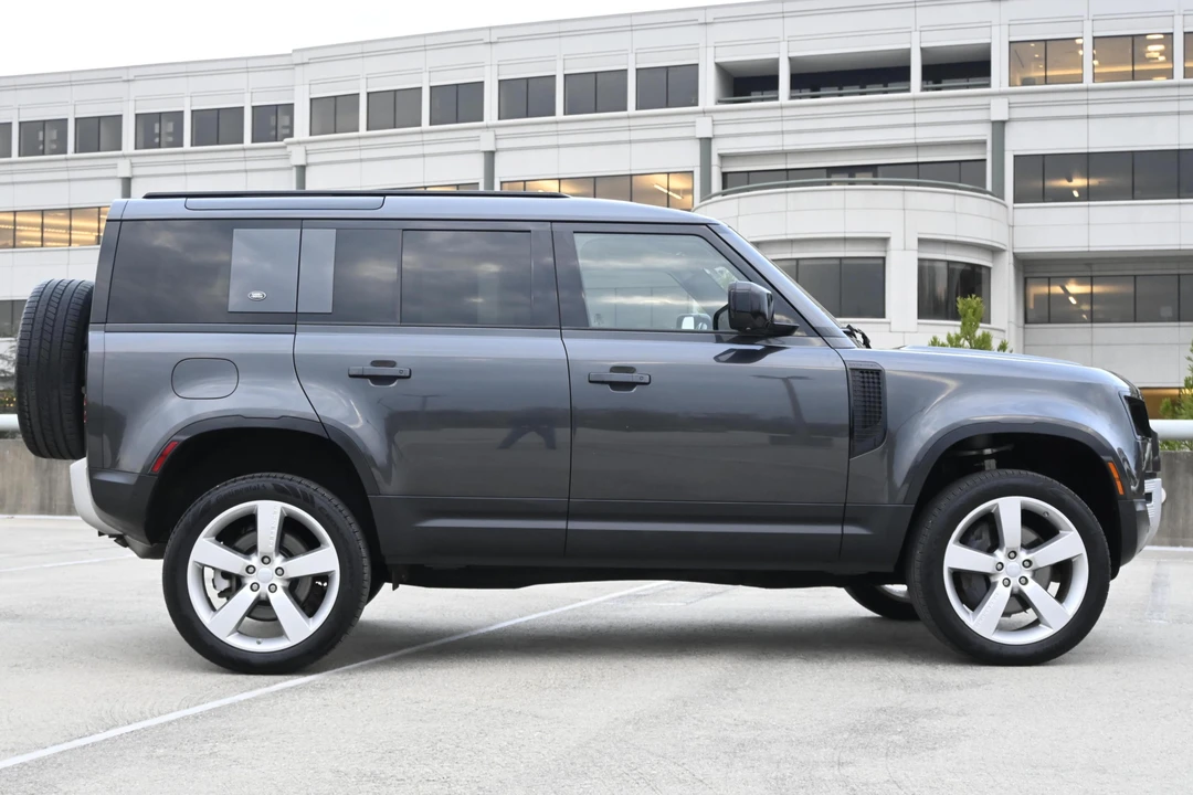 2021 Land Rover Defender L663 - Image 3 of 5