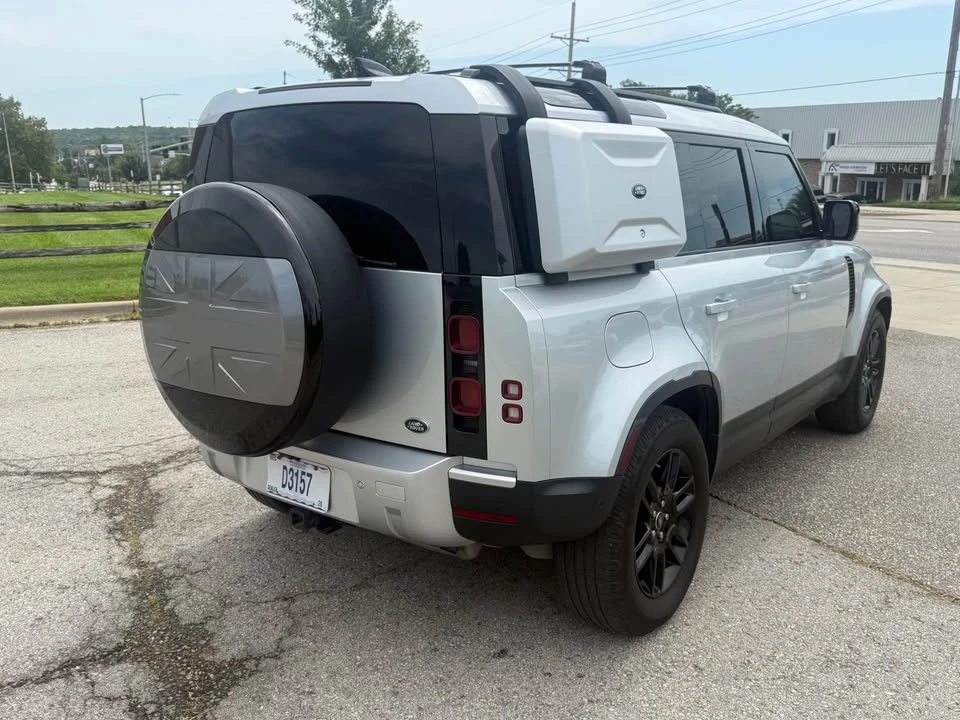 2021 Land Rover Defender L663 - Image 5 of 17