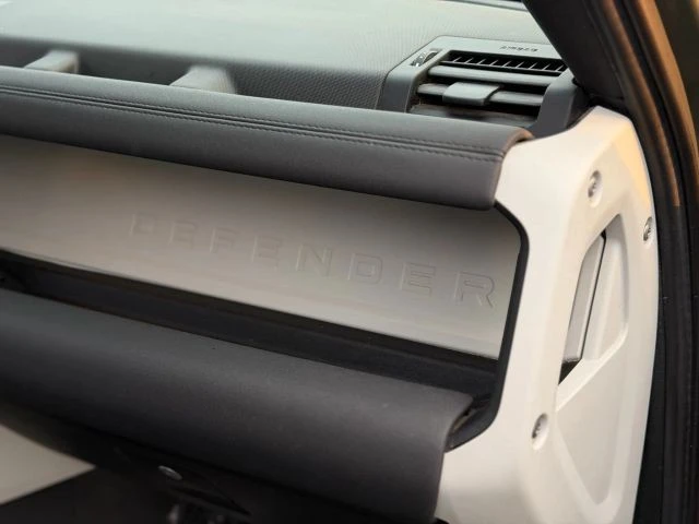 2021 Land Rover Defender 110 - Image 20 of 21