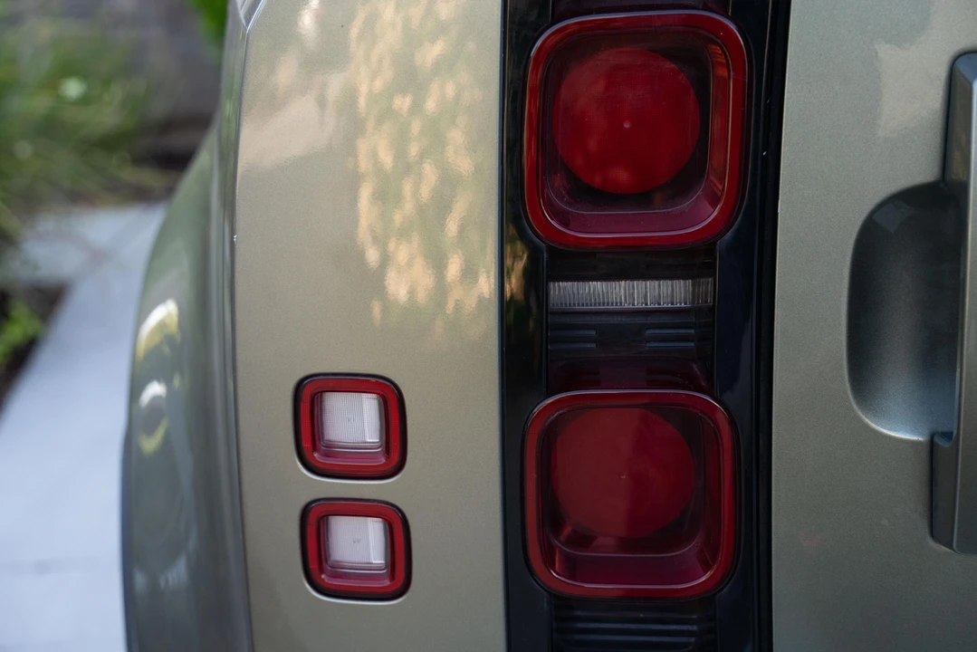 2021 Land Rover Defender L663 - Image 22 of 31