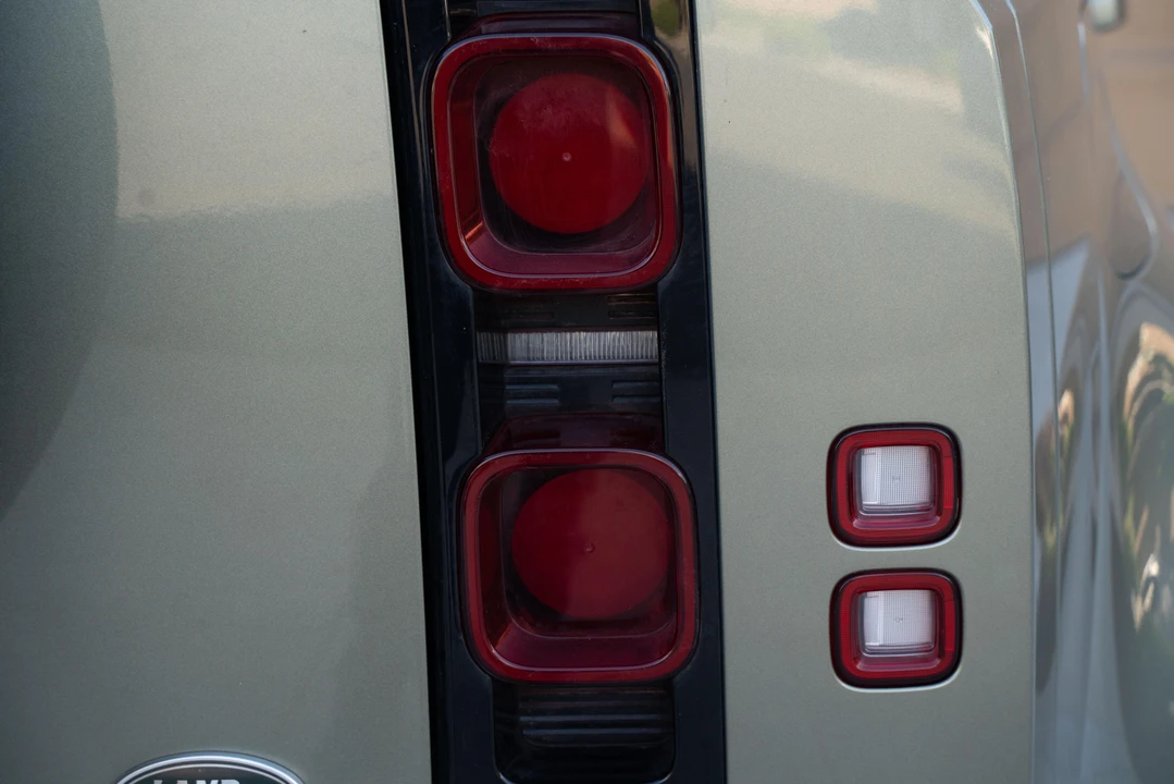 2021 Land Rover Defender L663 - Image 24 of 31