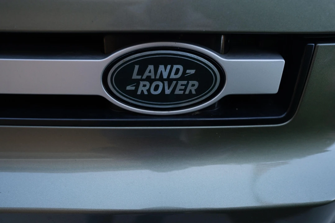2021 Land Rover Defender L663 - Image 18 of 31