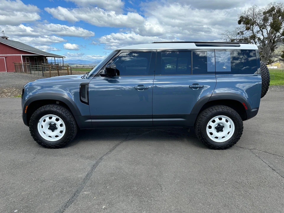 2021 Land Rover Defender L663 - Image 9 of 31