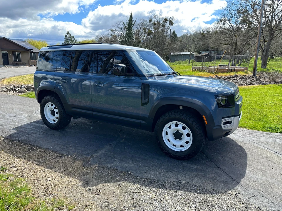 2021 Land Rover Defender L663 - Image 16 of 31